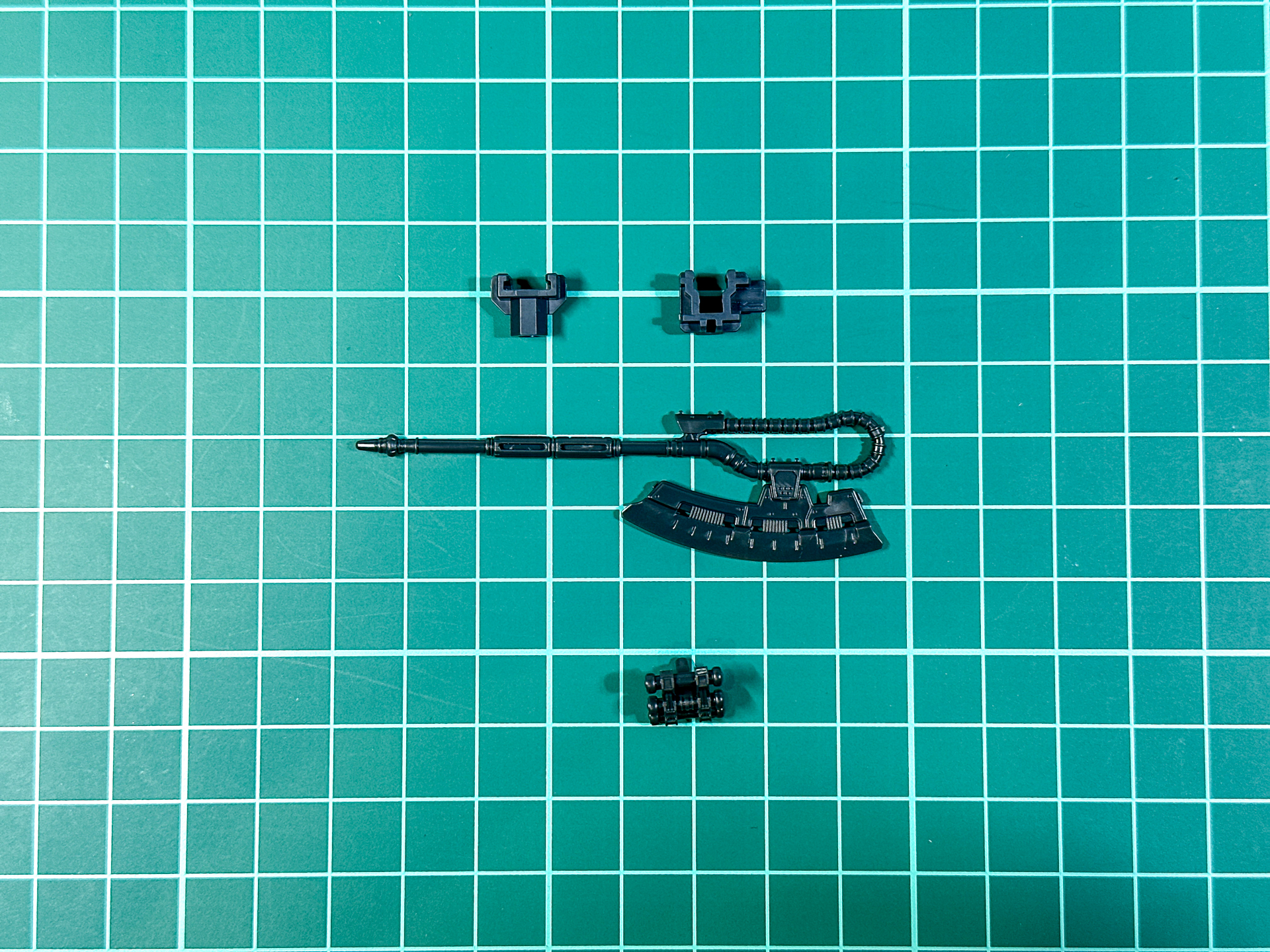 ヒート・ホーク等の武装は各種1パーツにて構成されています。