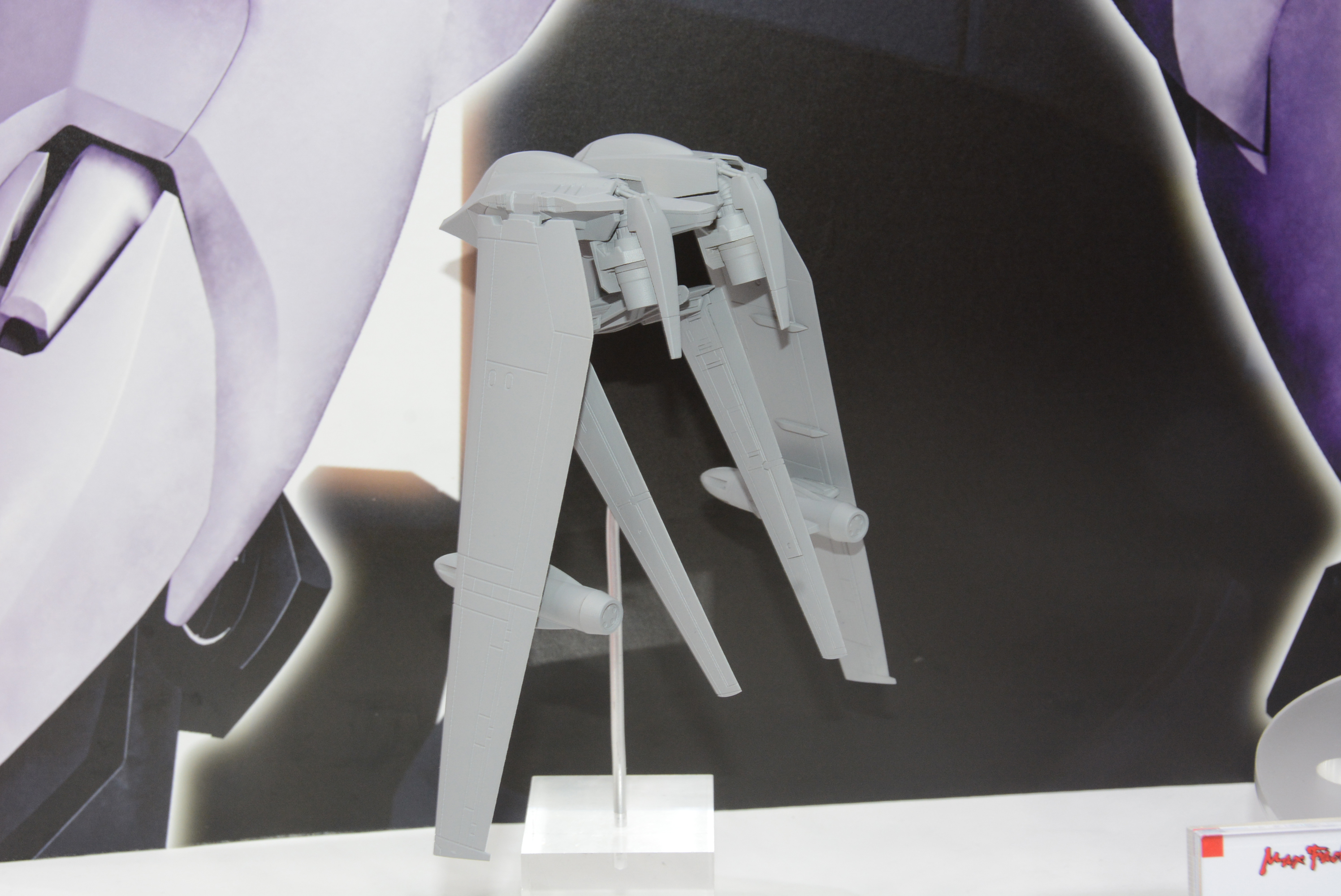 リフターはパーツ差し替えで駐機状態となる