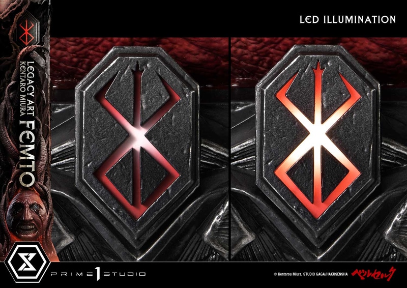 禍々しいベースに配した生贄の烙印は内蔵LEDにより妖しく発光