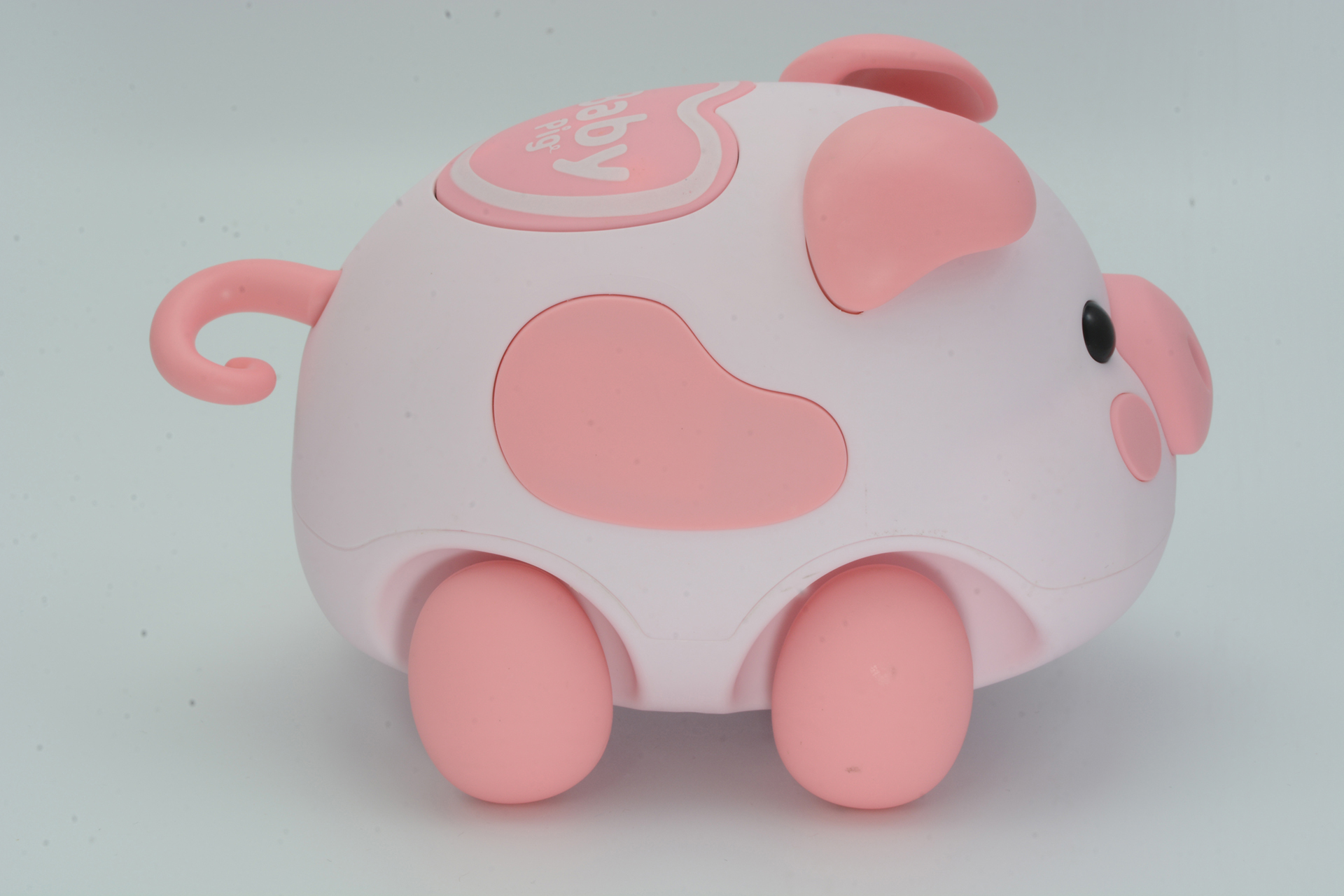 コロコロしたデフォルメデザイン。側面に模様があるのも楽しい