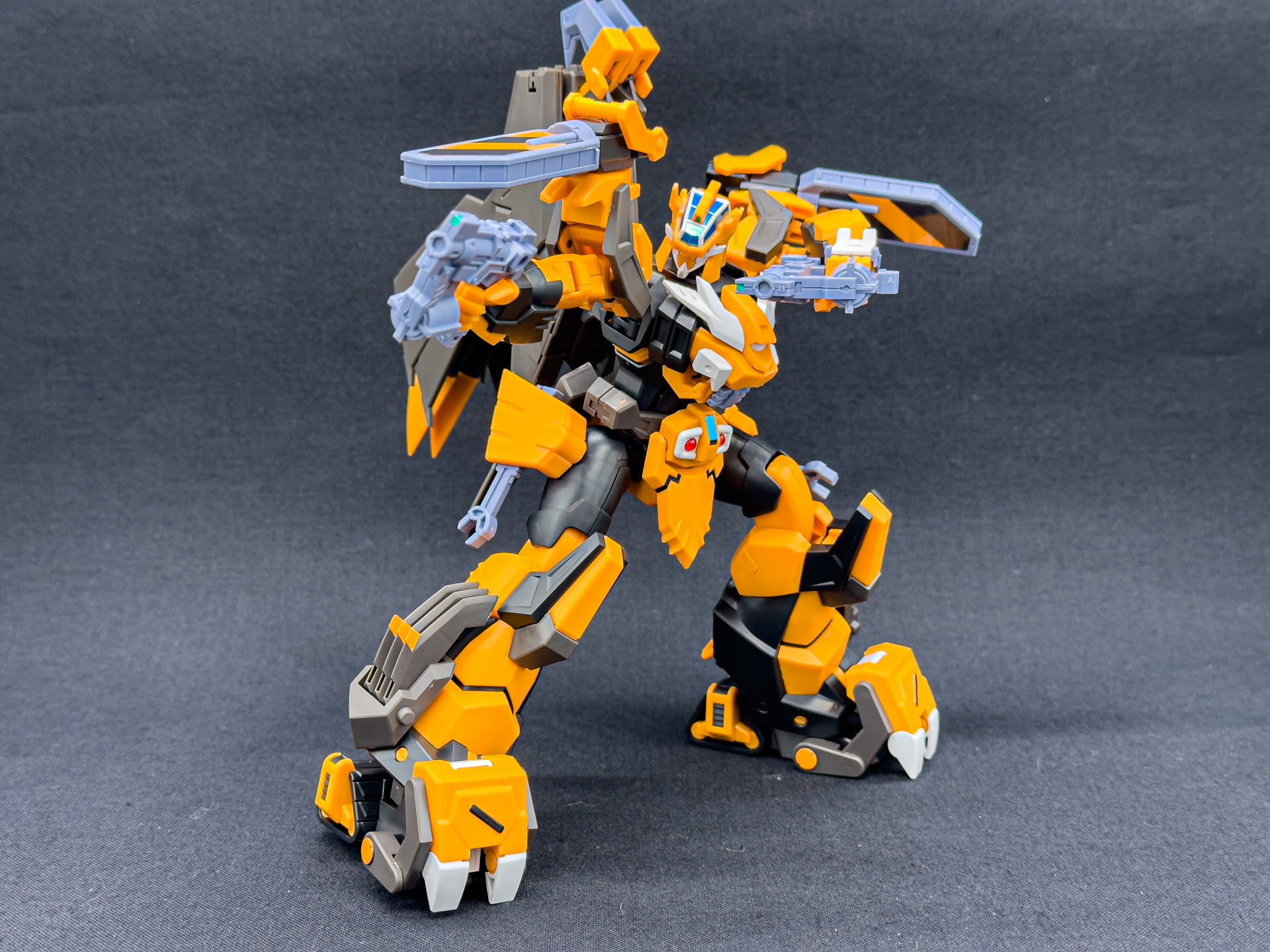 「HG ガンレオン」にはライアット・ジャレンチをはじめとした様々な武装が付属します。