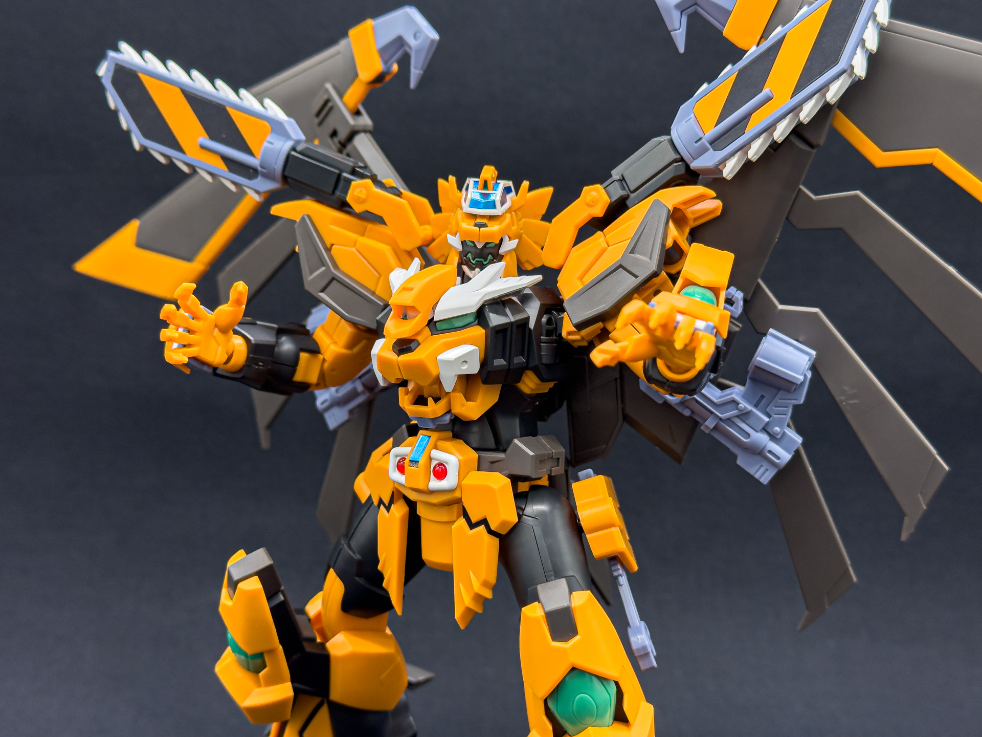 「HG ガンレオン」ではマグナモードも再現可能です。