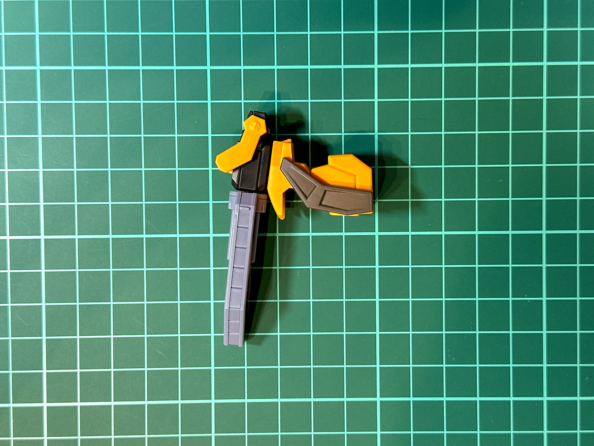 左右共通形状となっています。