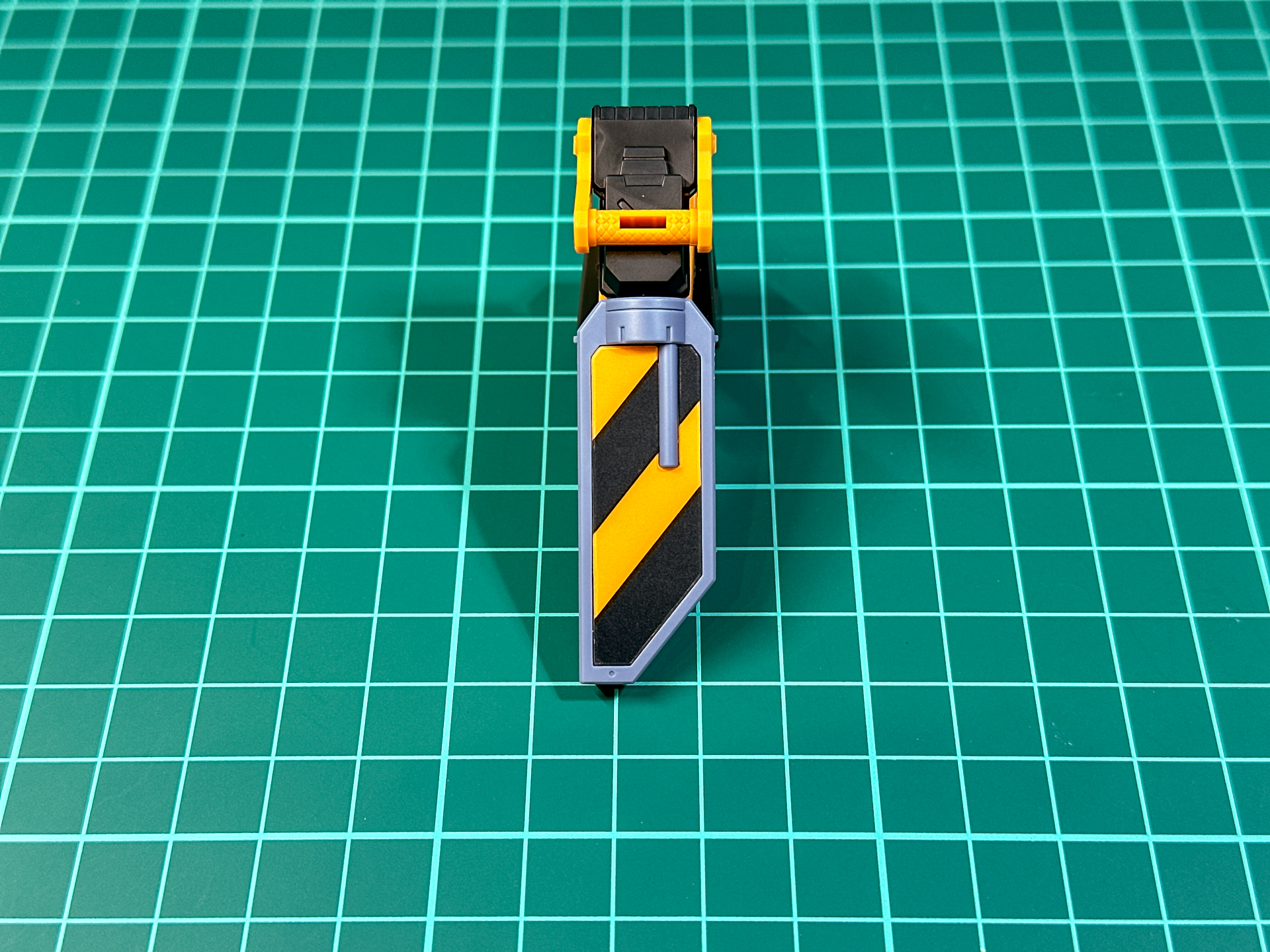 チェイン・デカッターの色分けにはプラスチックシールが採用されています。