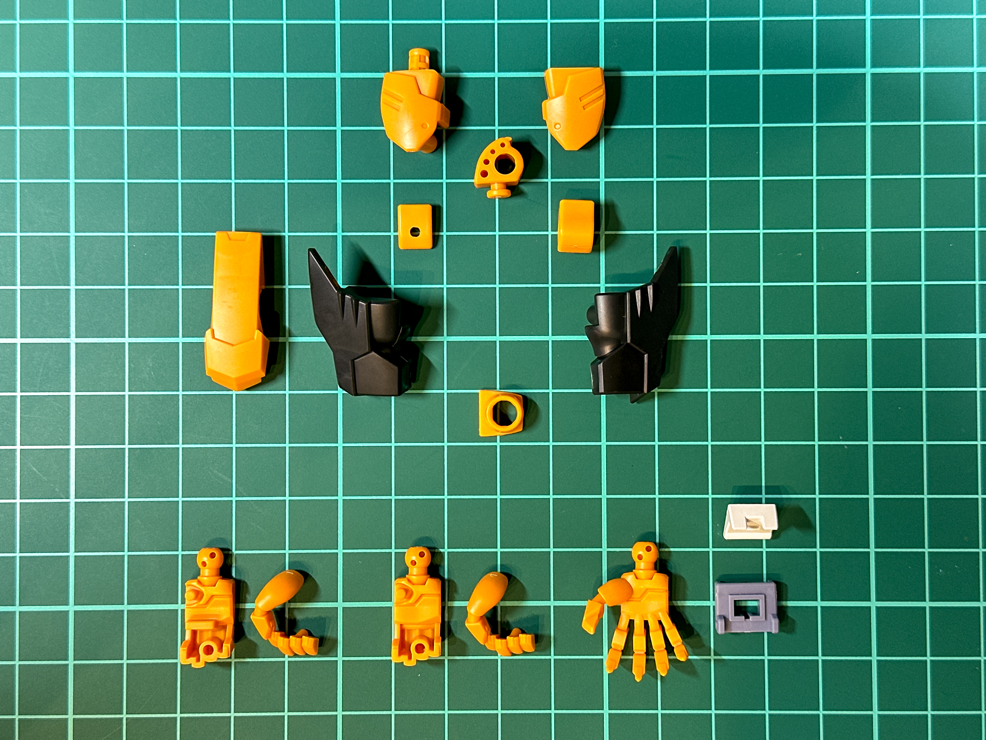 腕部パーツは交換用ハンドパーツを含め全16パーツにて構成されています。