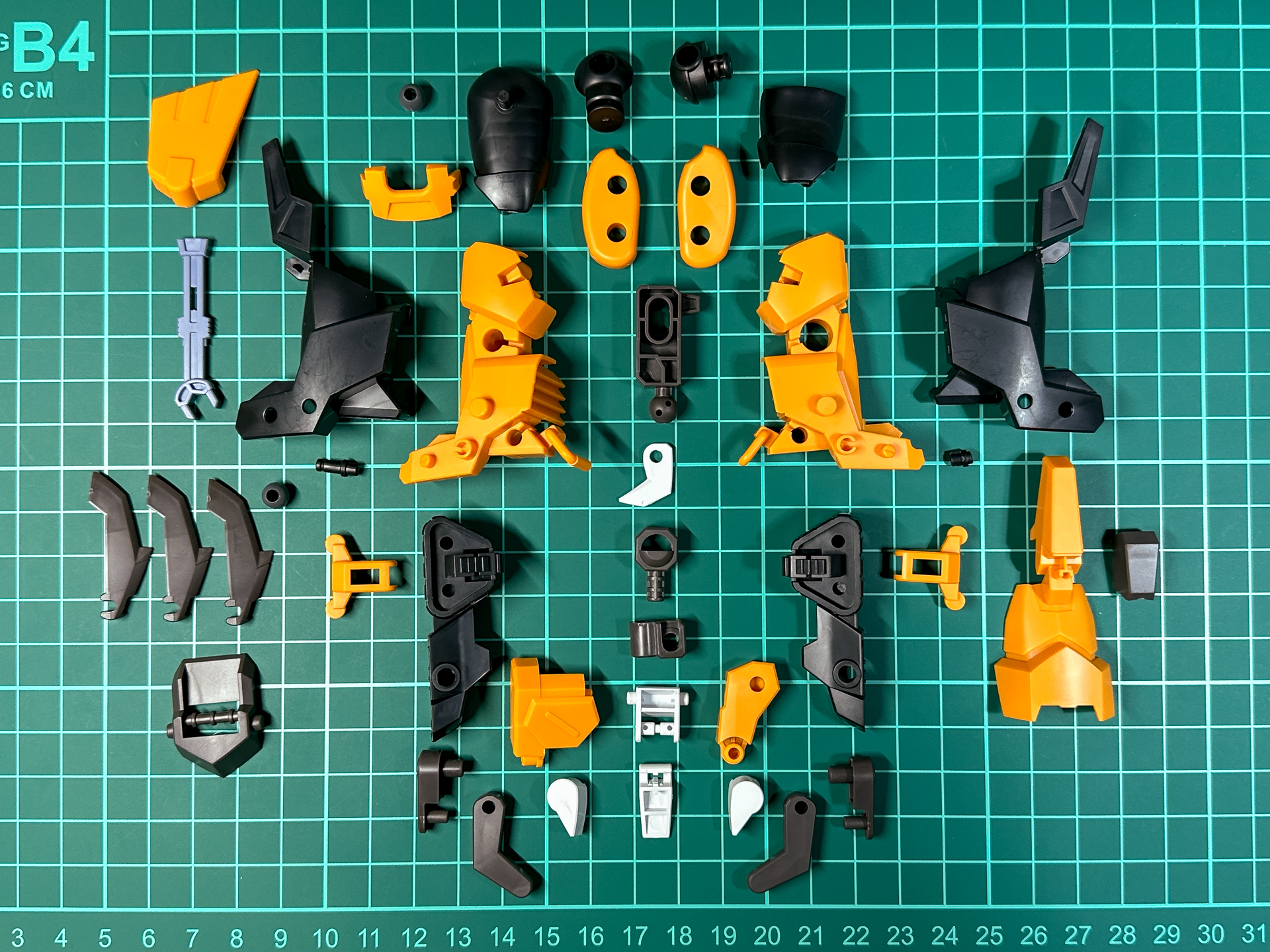 脚部パーツは全41パーツにて構成されています。