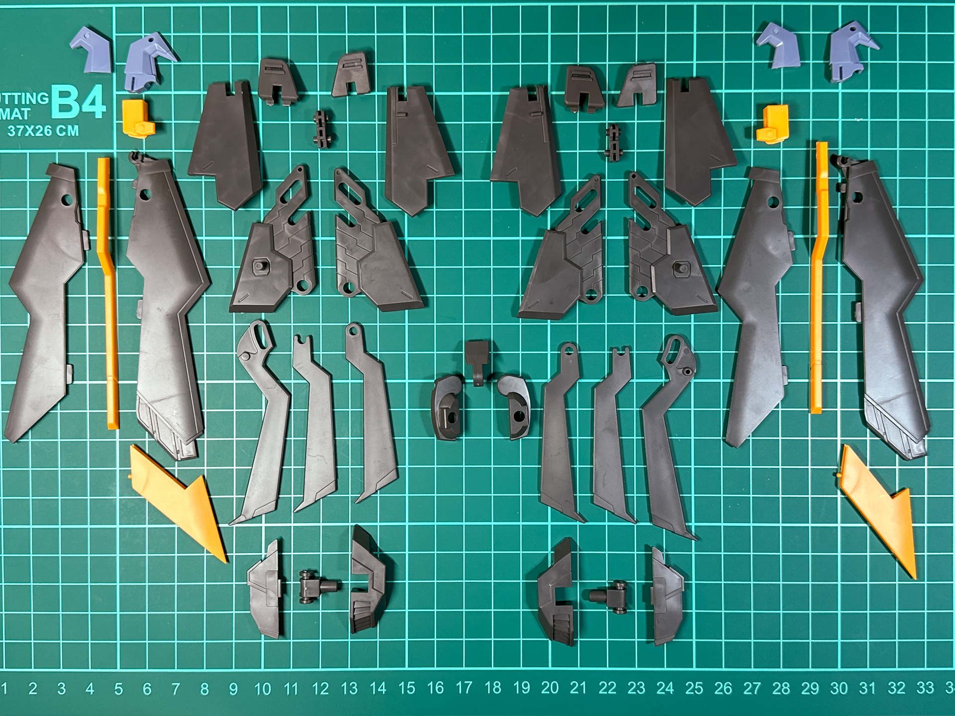 バックパックは全43パーツにて構成されています。