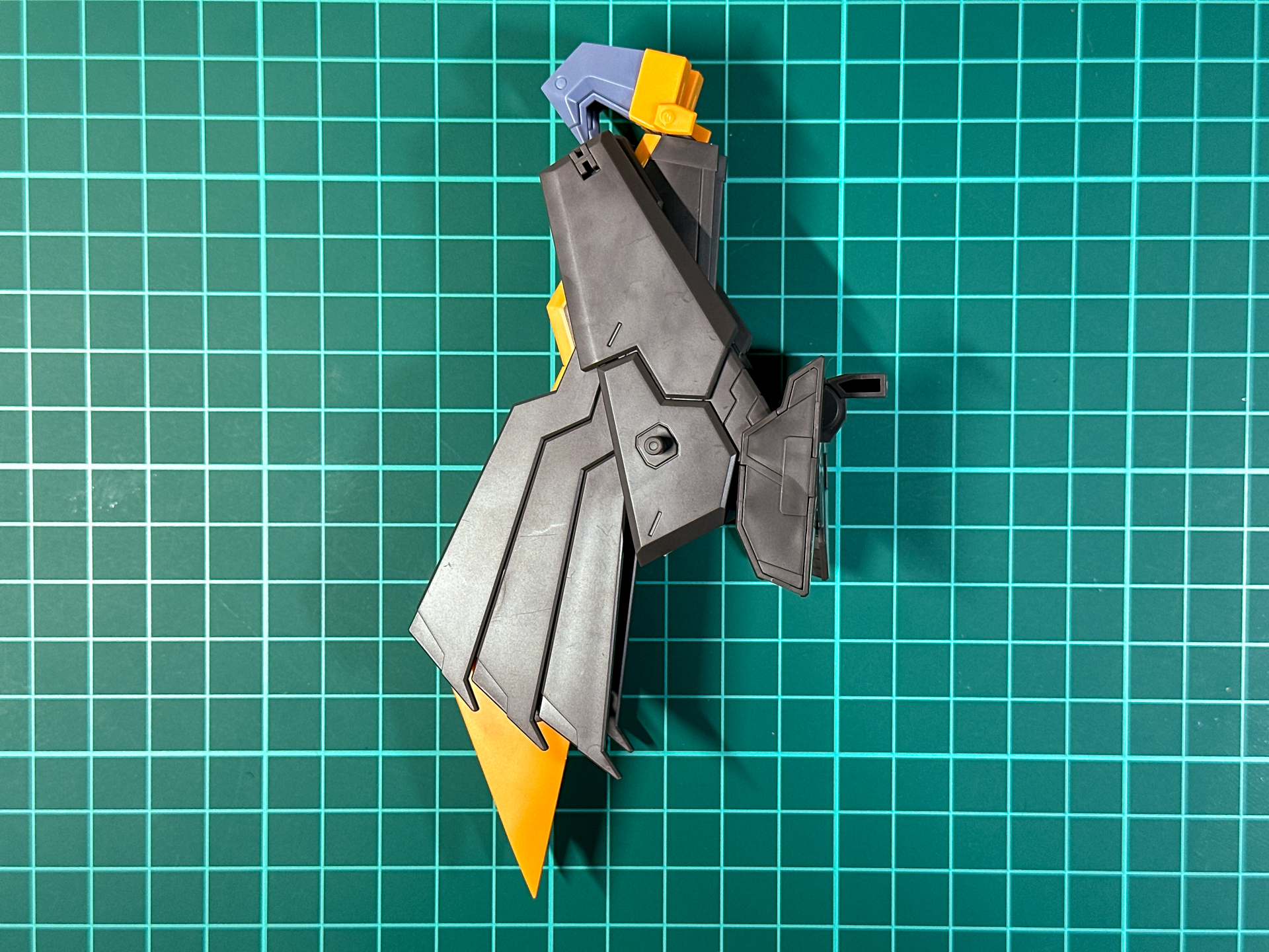 マグナモード時に変形する機構を備えています。