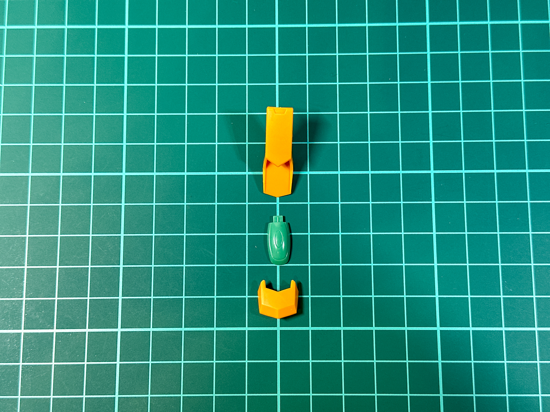 交換用腕部装甲は全3パーツにて構成されています。