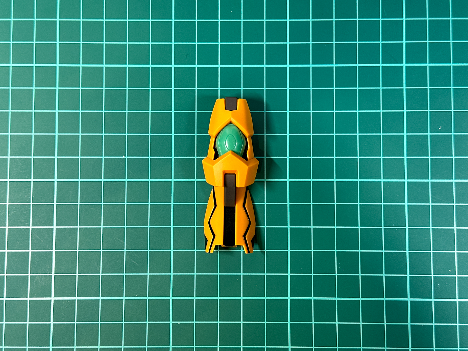 ブラックのラインはシールによる色分けとなっています。