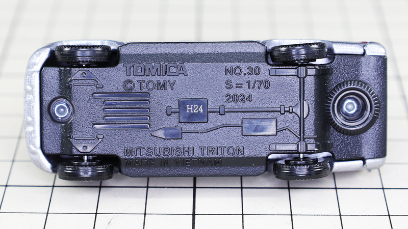シャーシ：ラダーフレームとスペアタイヤのモールドがあります