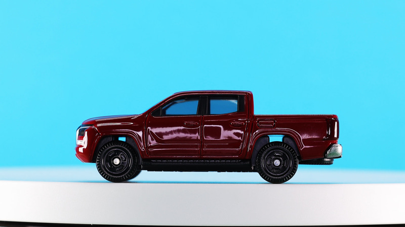 カーゴスペースが強調されるサイドビュー