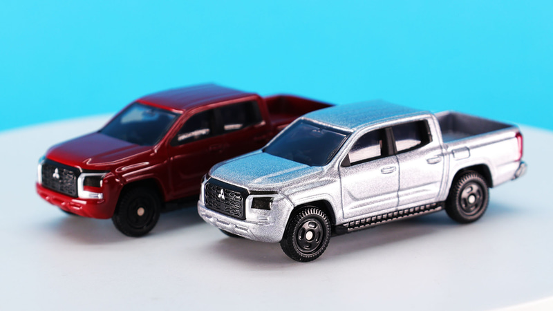 タイヤにはRV用を表現するモールドが入っているのがわかります