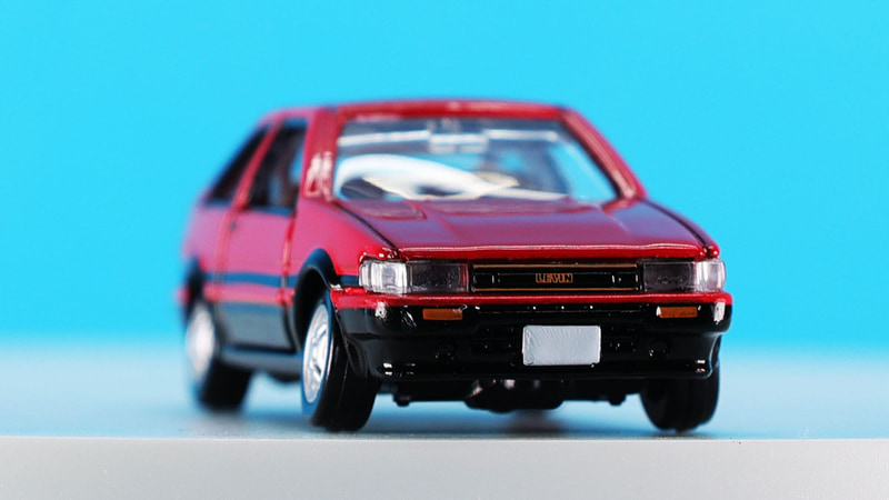 固定式ヘッドライトのレビンは大人の渋さを醸し出します