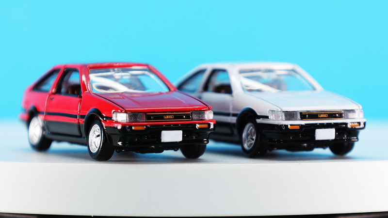 フロントには“LEVIN”のロゴをプリント