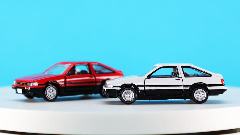 リアの大きなクオーターガラスが印象的