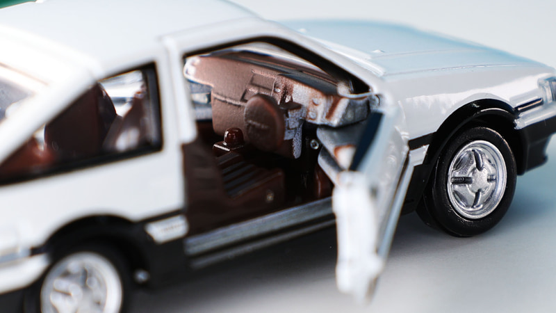 左右ドア開閉アクションで車内もよく観察できます。再現度が高い！