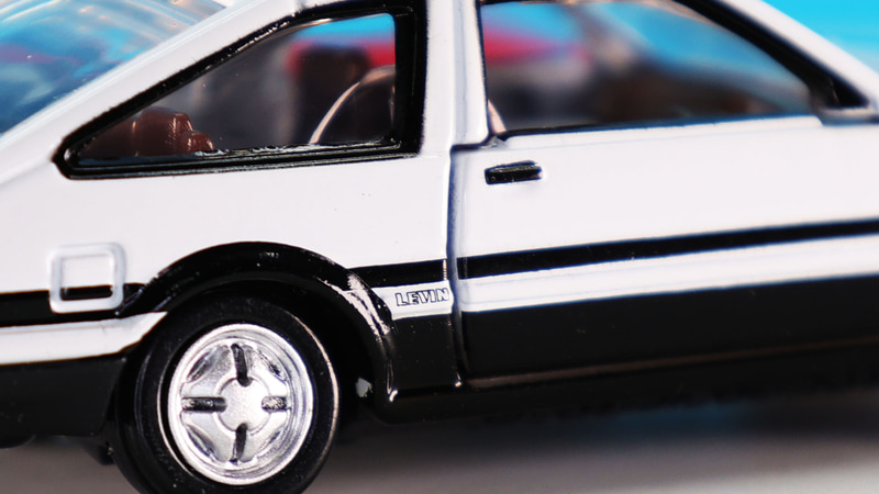 サイドの“LEVIN”ロゴもプリントです。細かい！