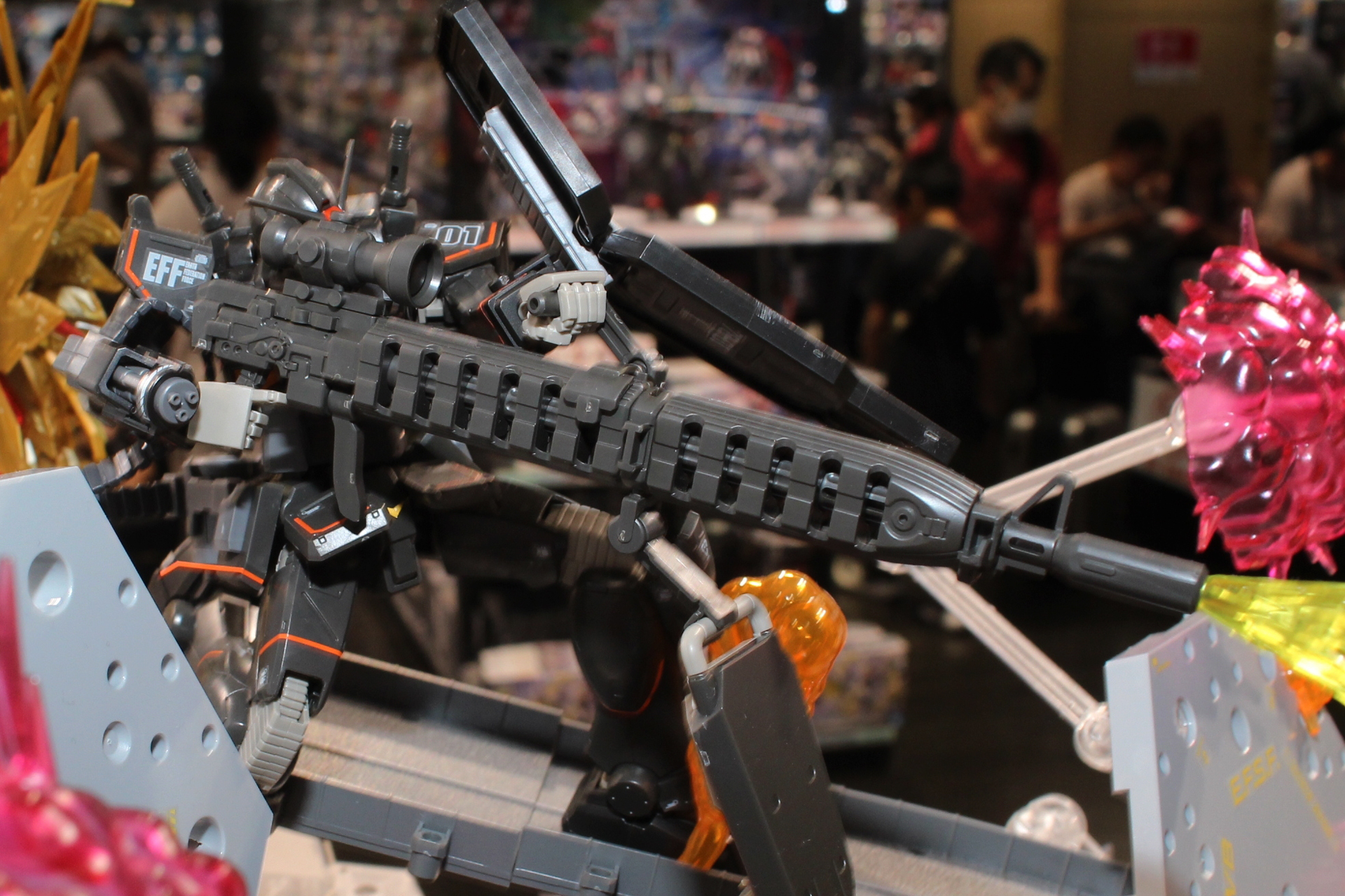 ライフルの長さはガンダムFSDの身長とほぼ同じ