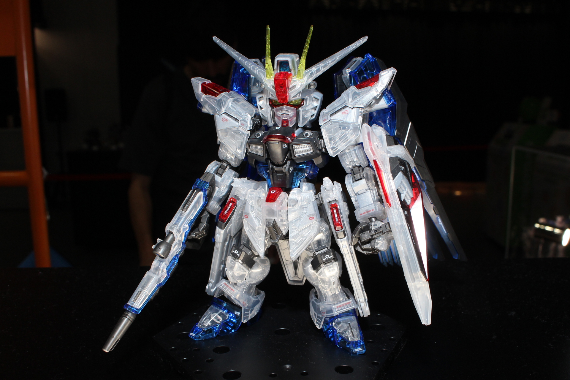 「MGSD ガンダムベース限定 フリーダムガンダム［クリアカラー］」。5月3日発売。価格は4,290円。ガンダムベース販売商品