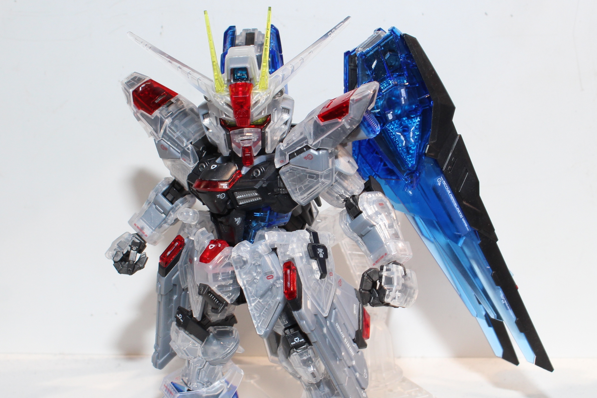 MGシリーズの設計技術で培ったフレームを内蔵したSDガンダム