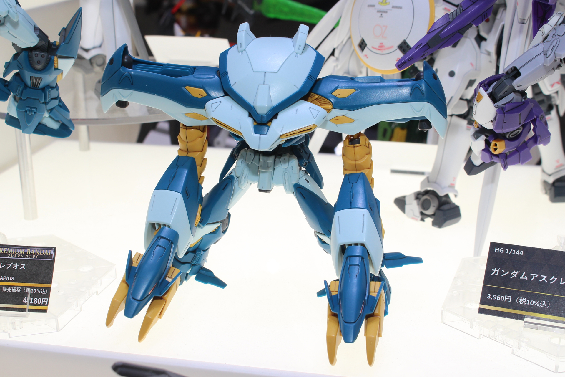 ハイゴッグを思わせるシルエットのデュエルモードは、接近戦のための形態