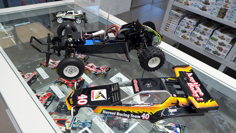 ボディデザインはホーネット生誕40周年記念の特別仕様