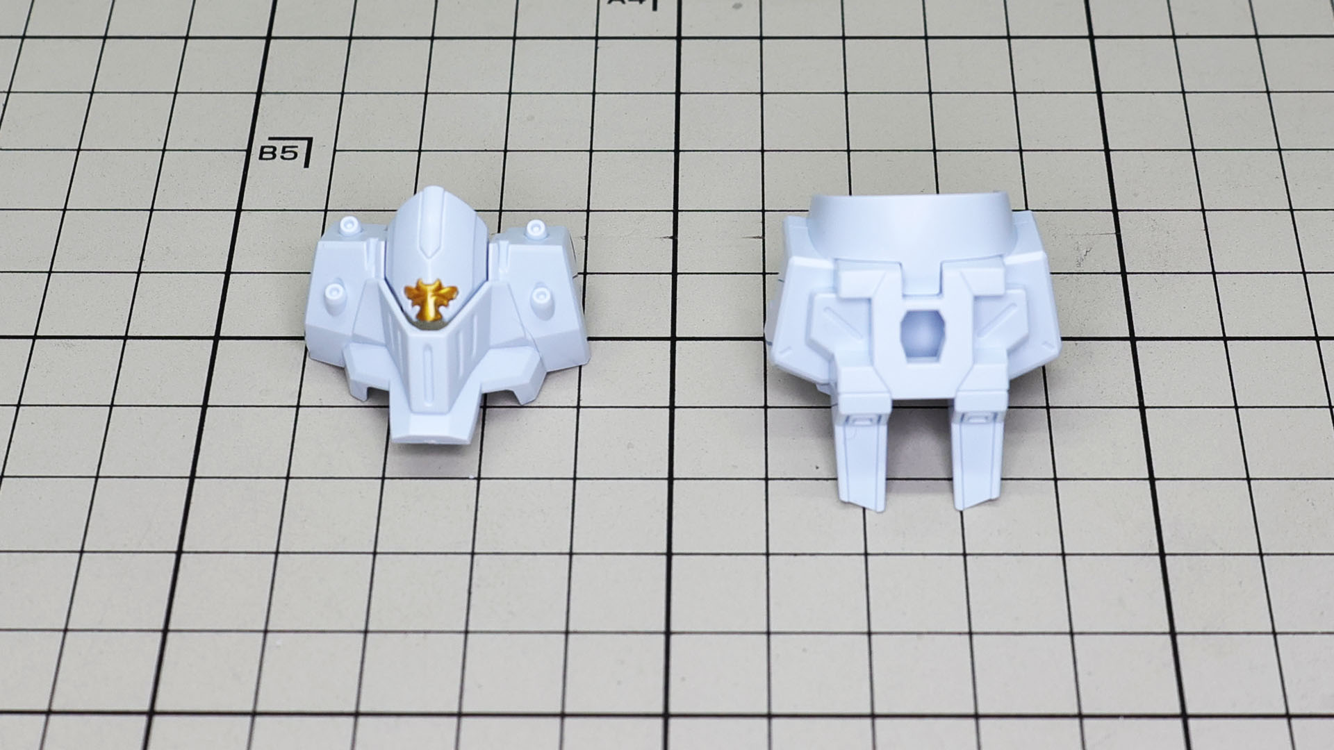 胸部の前後パーツに組み込みます