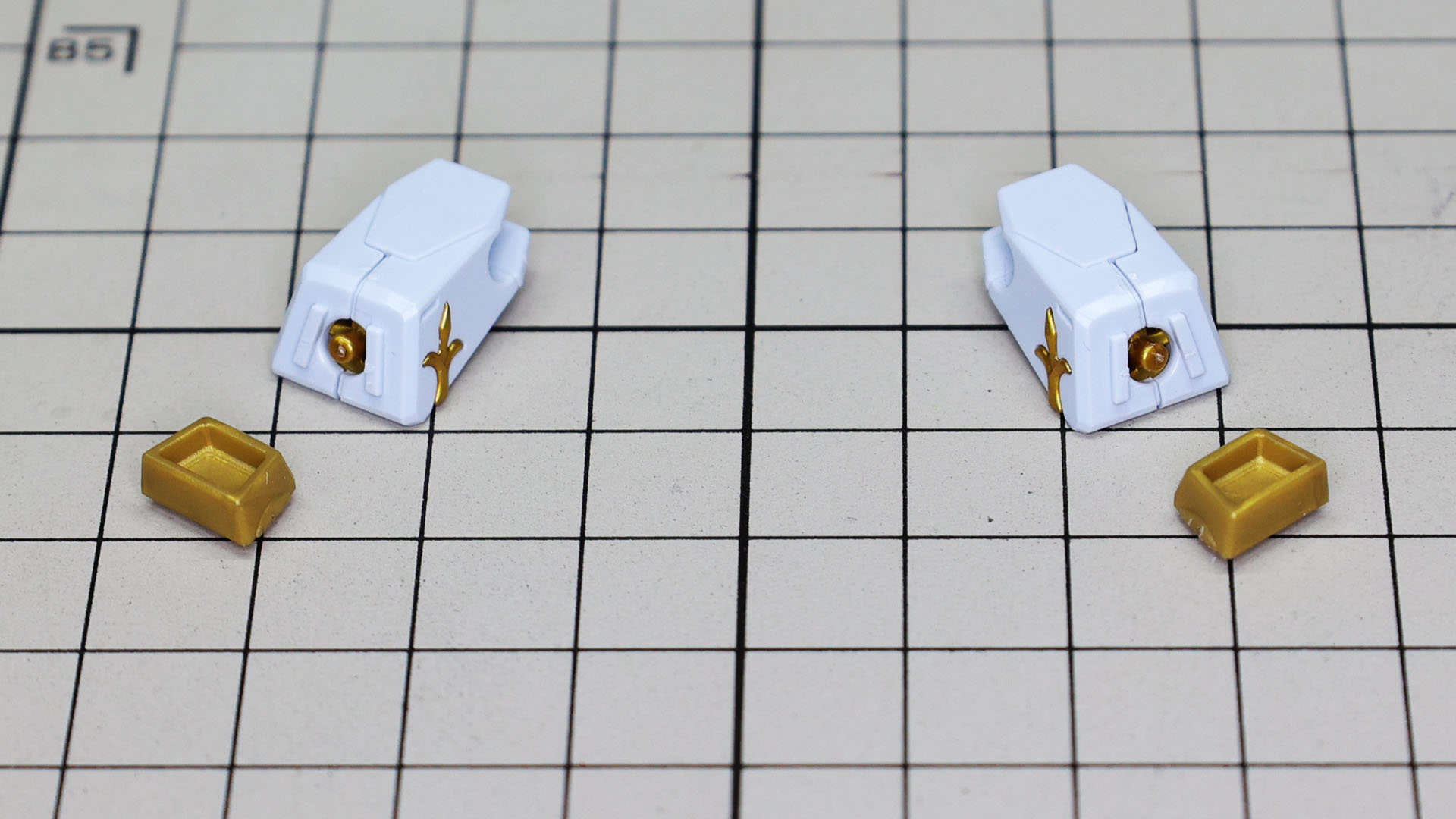 サイドアーマーにはノズルが付きますが、腰部本体にドッキングさせるのは脚部を腰部に組み込んだ後になります