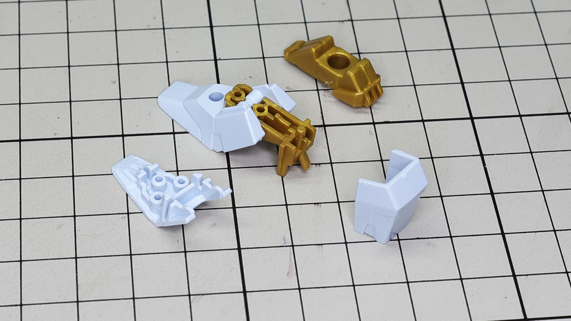 ソールはメカフレームをコアにつま先が回転するタイプとなっています