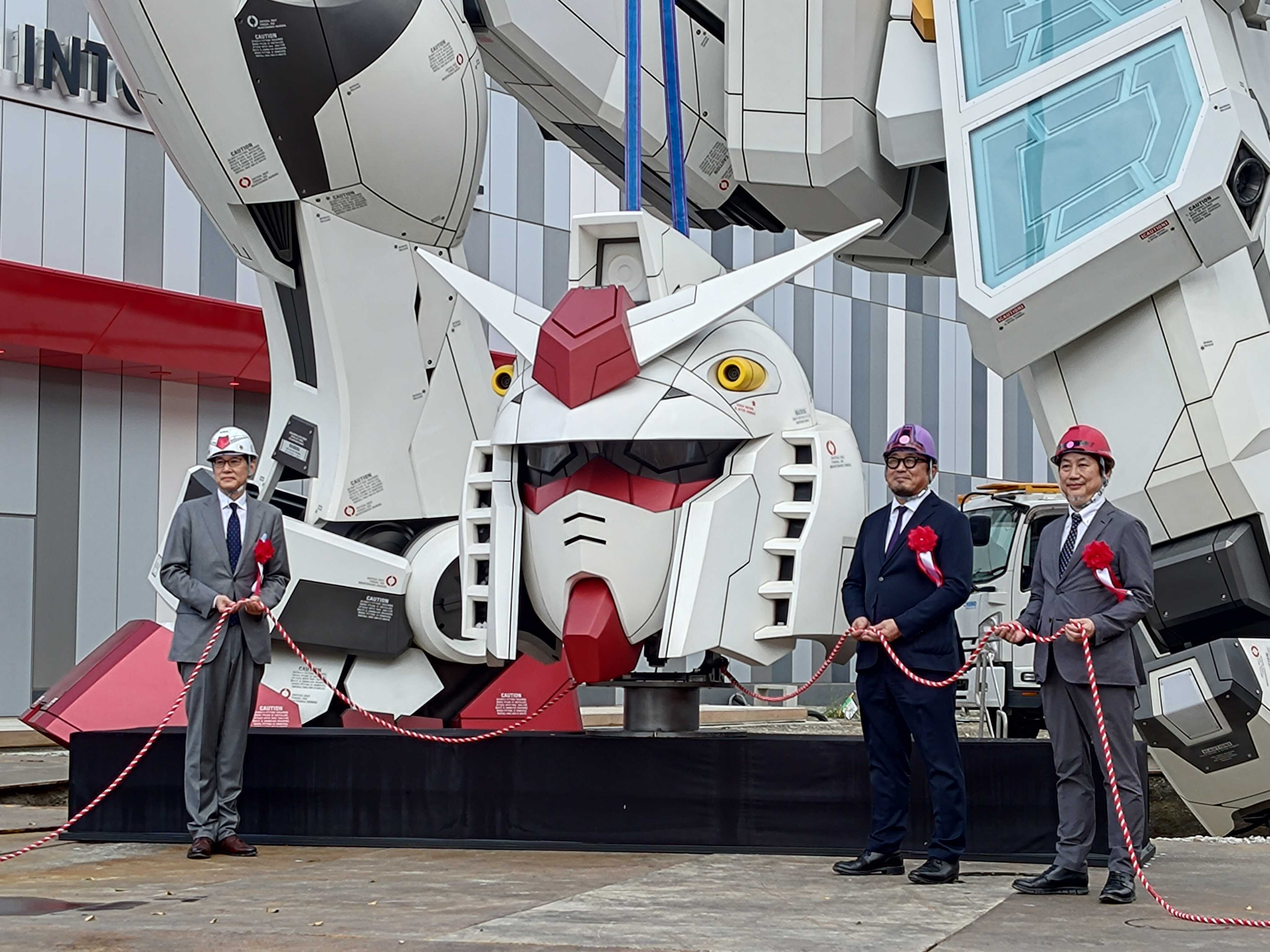 綱を持って記念撮影