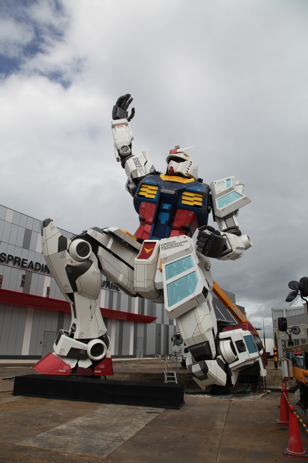 完成した実物大ガンダム像のディテール