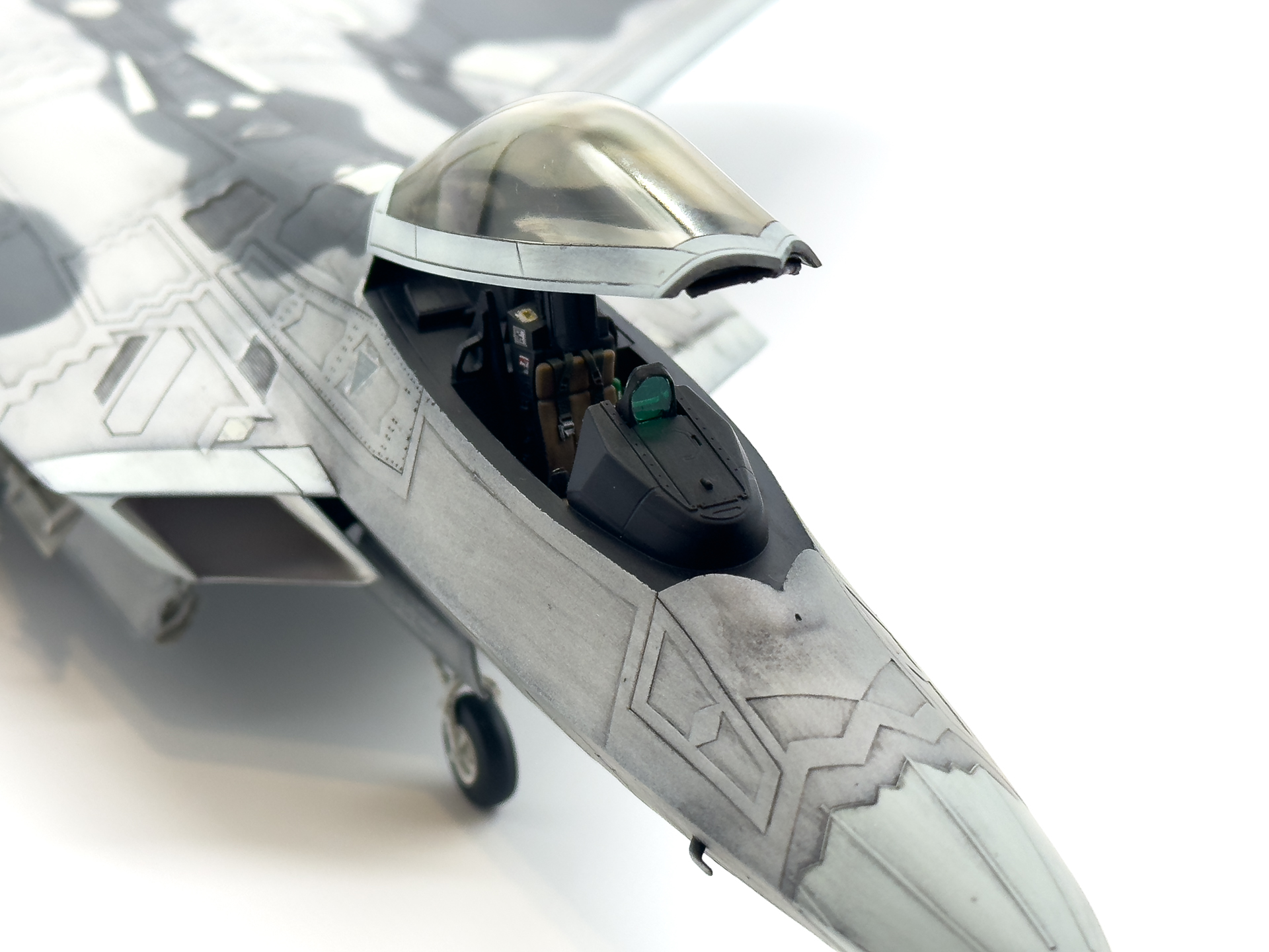 コクピットに追加したシートベルトにより解像度が上がっています。