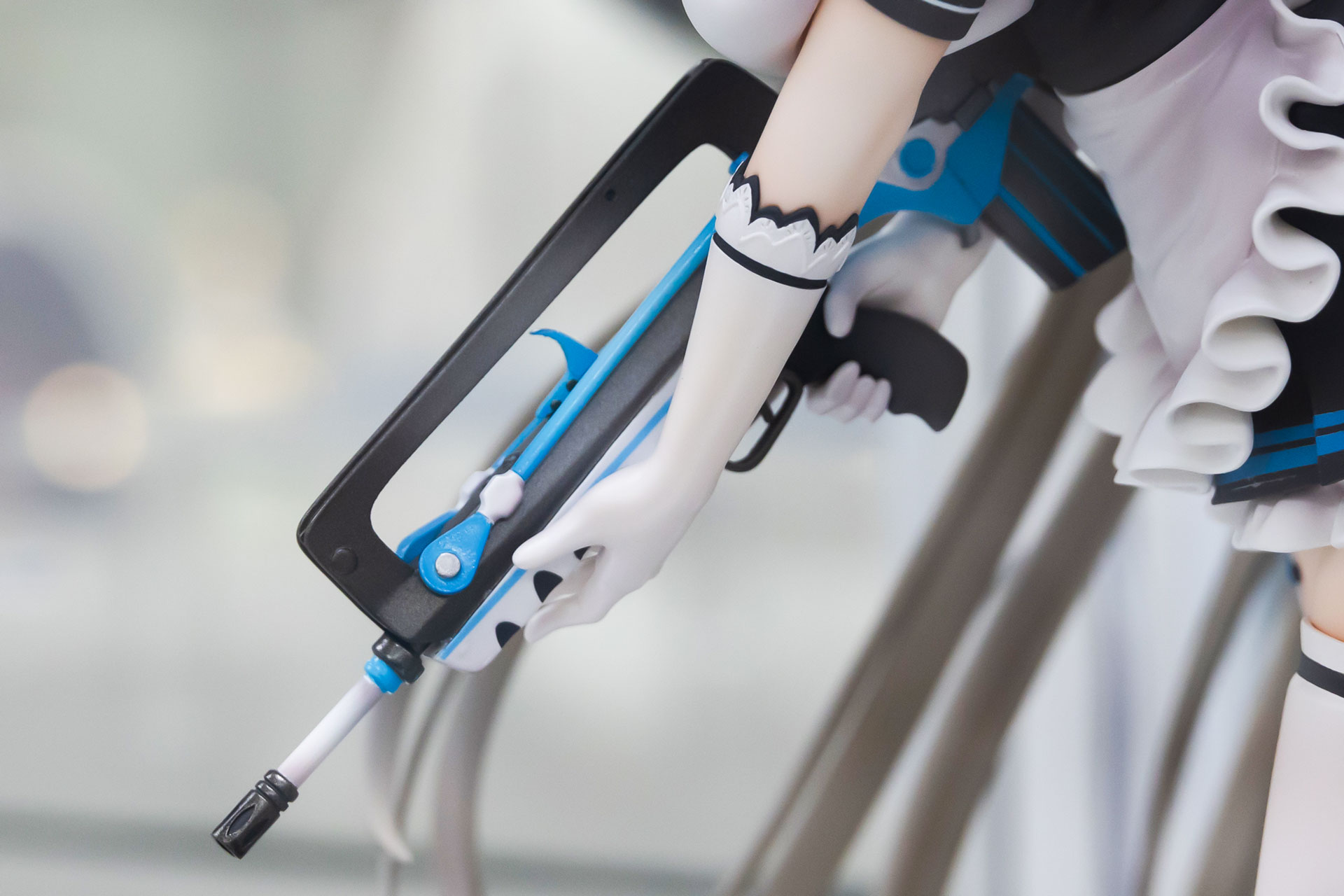 手に持っているのはアスナの固有武器である「サプライズパーティー」だ