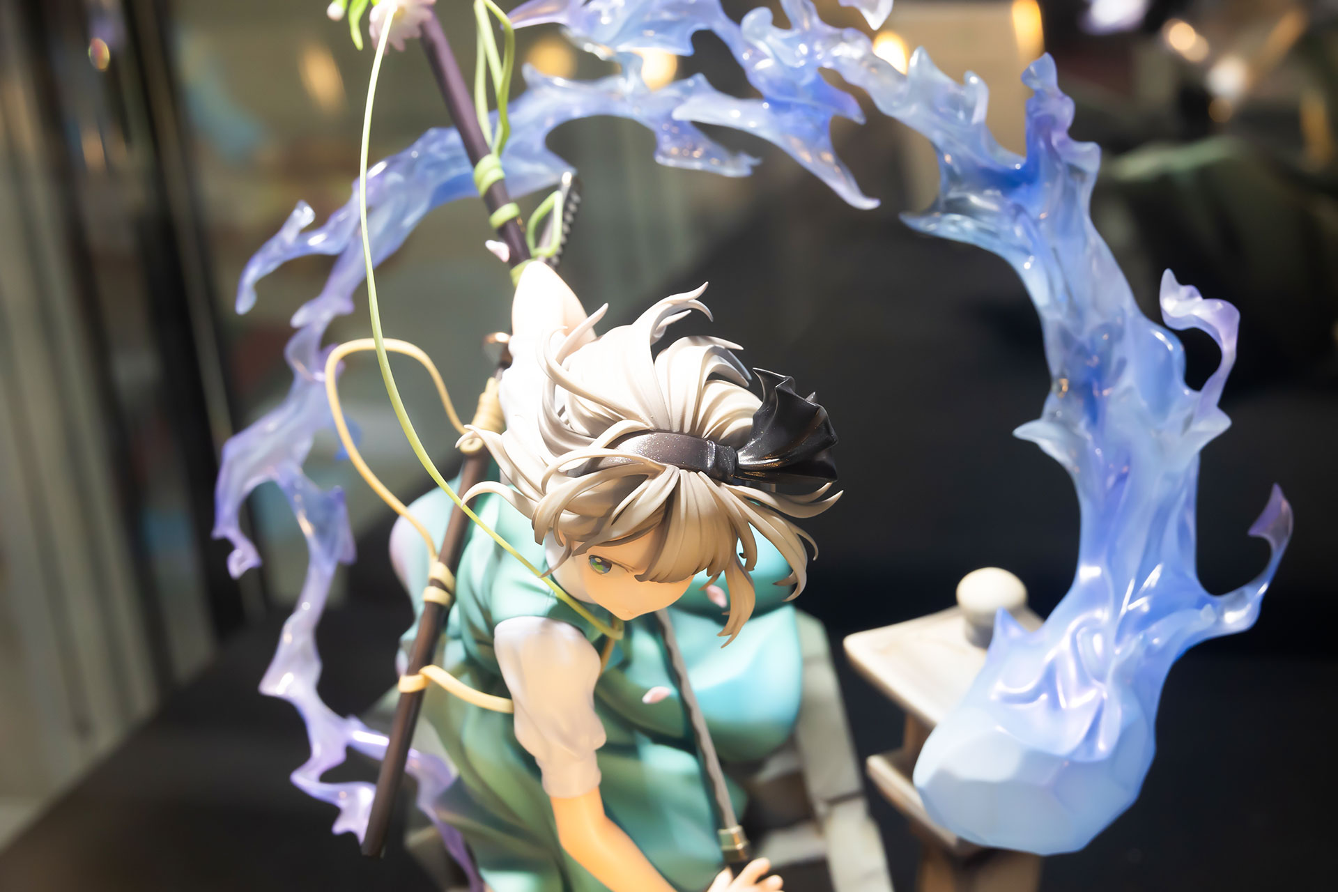 精霊がまるで波のように回りを取り囲んでいるようだ