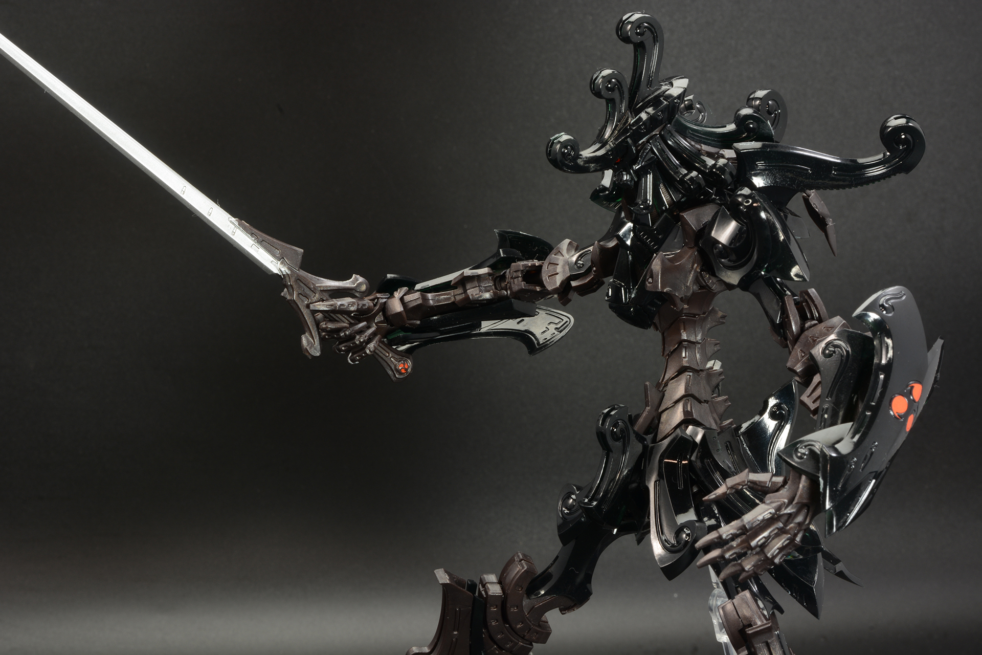 武器であるガット・ブロウを持たせてポーズを取らせる