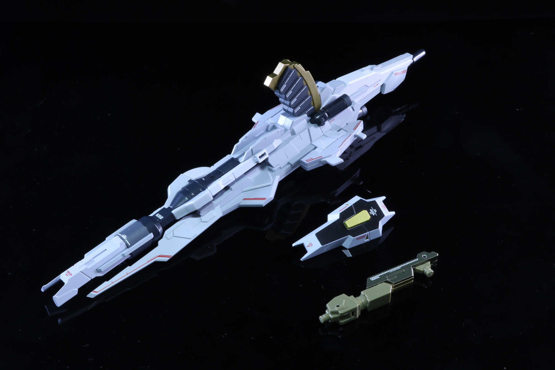キャノンユニットにアームと「デスティニーガンダムSpecII」のシールドを装着
