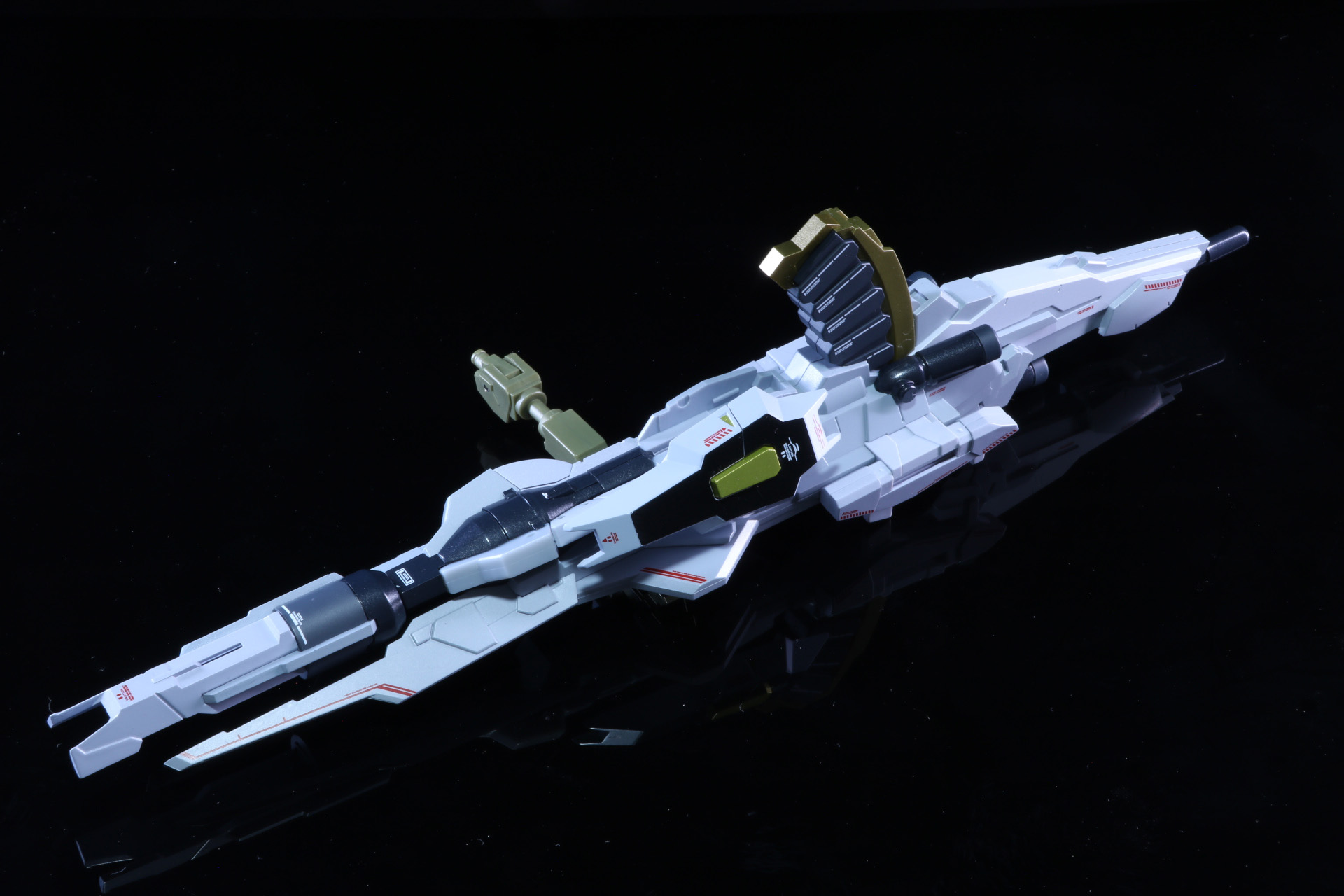 キャノンユニットにアームと「デスティニーガンダムSpecII」のシールドを装着