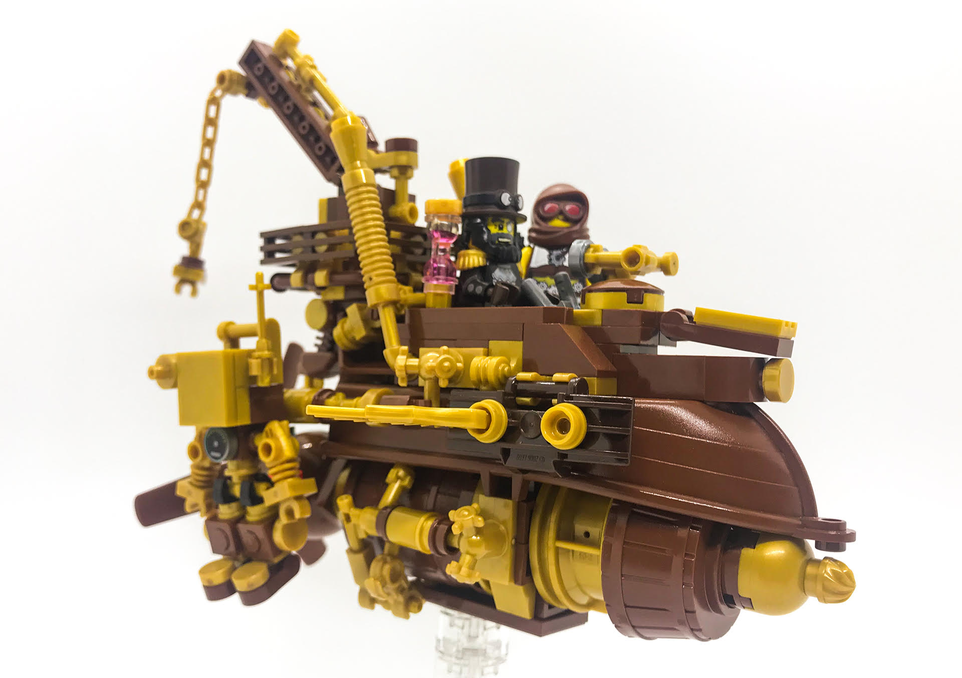 多彩な作品が集結する