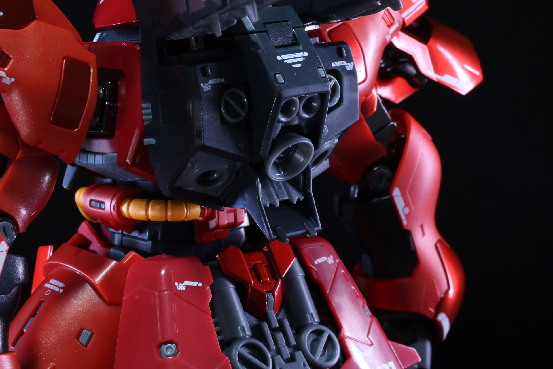 バックパック下部にはプロペラントタンクをつける