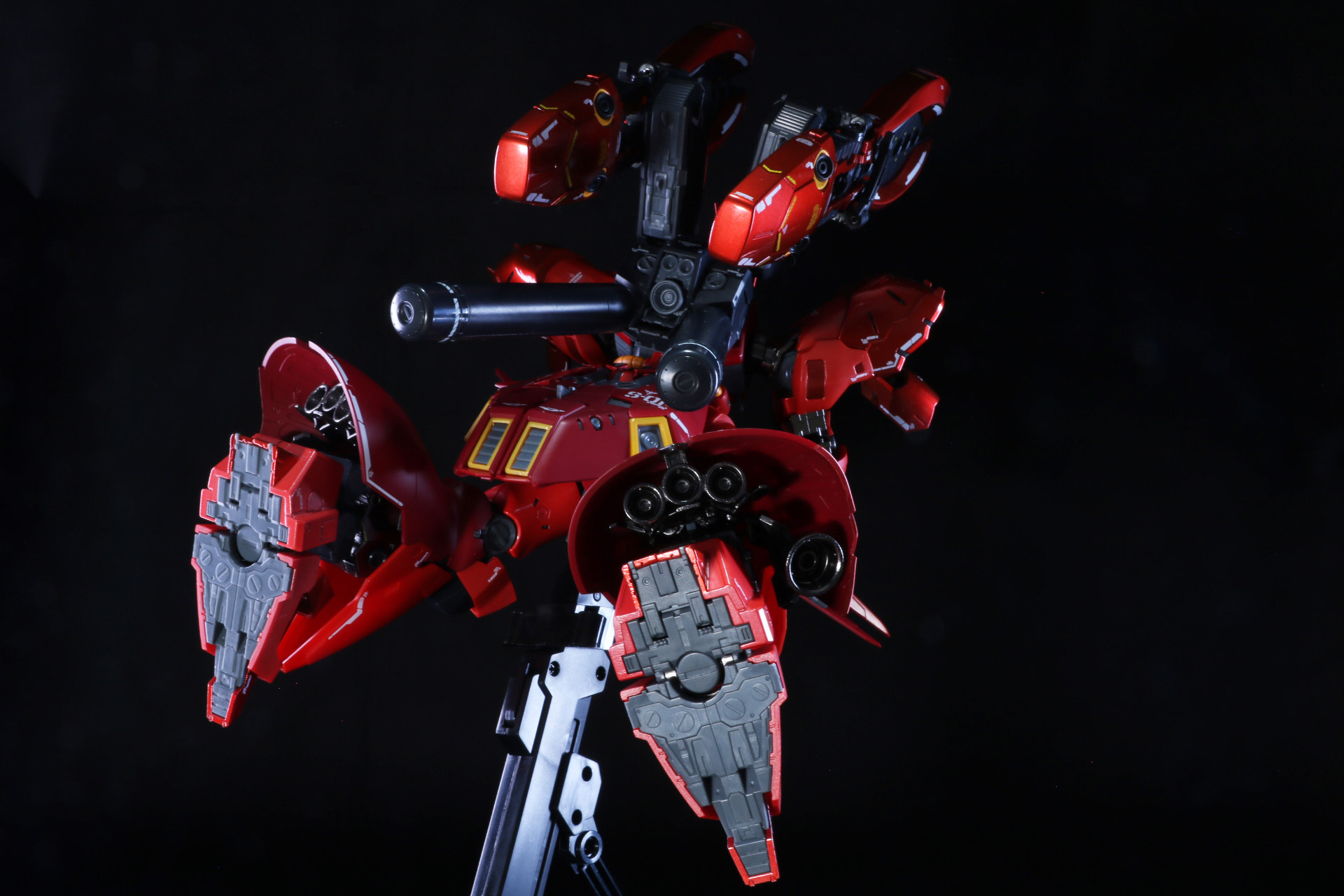 宇宙空間の浮遊感あるポーズも可能