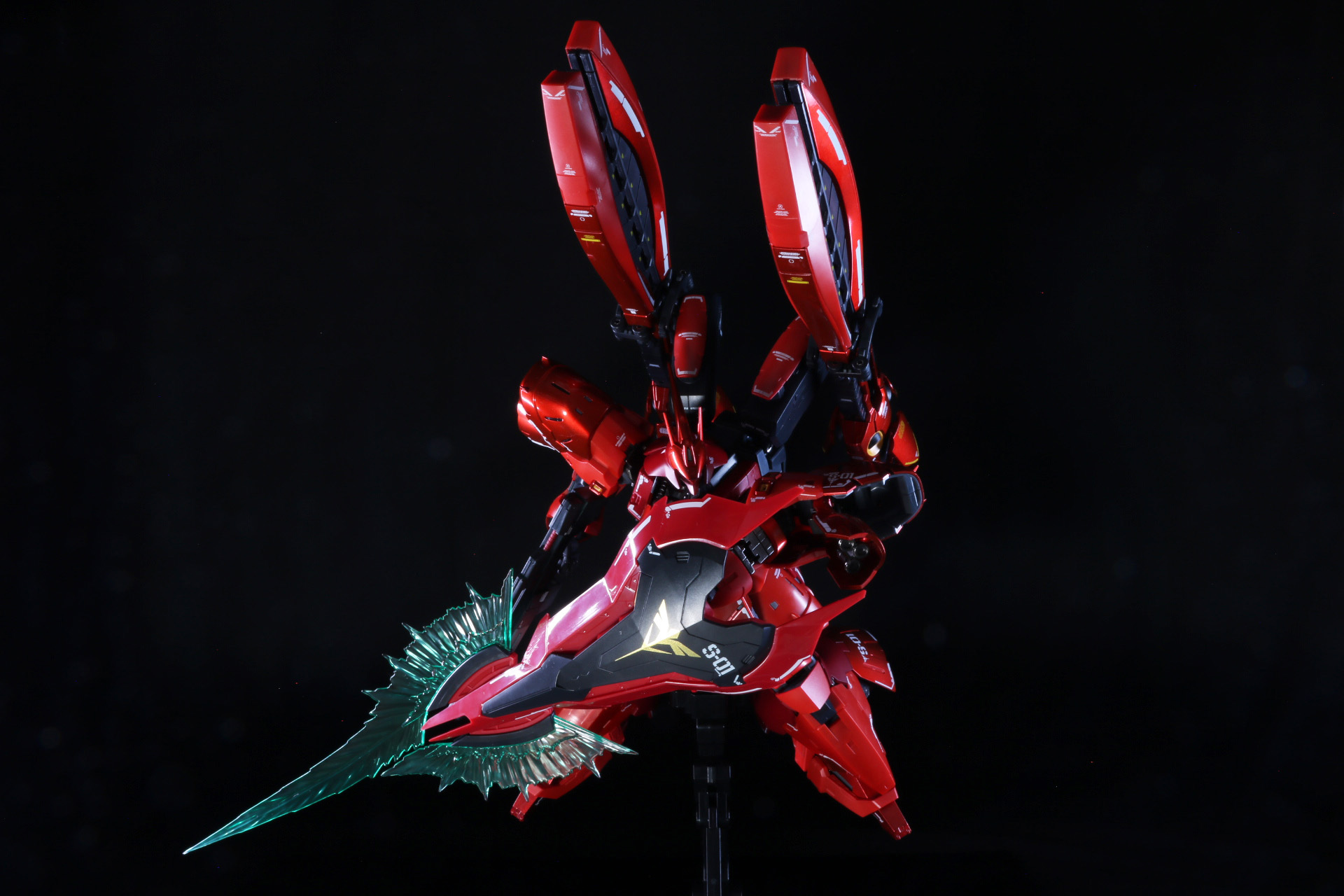 シールドにビーム・トマホークをマウントした状態でビーム展開も可能