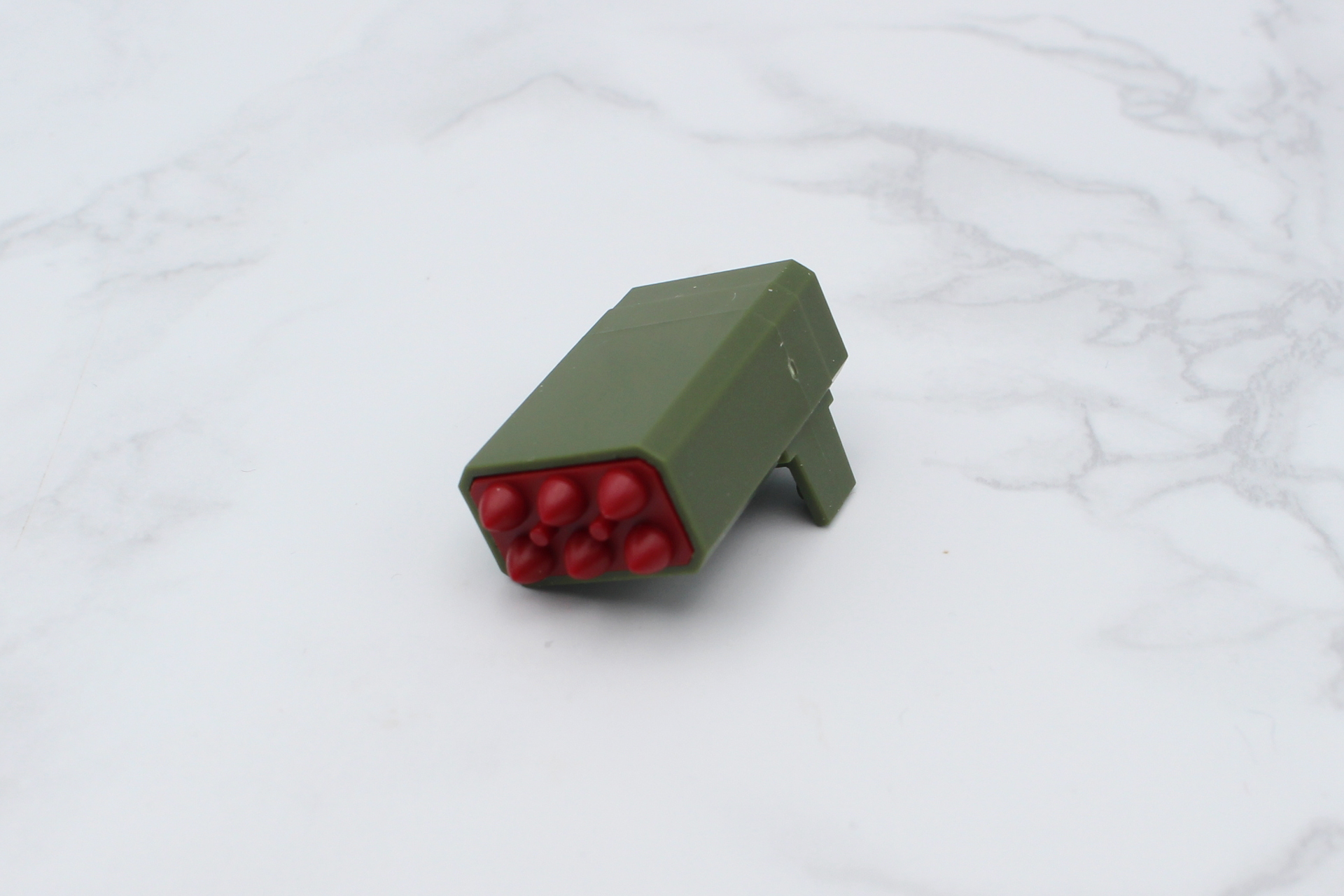 「6連ミサイルポッド」の組み立て