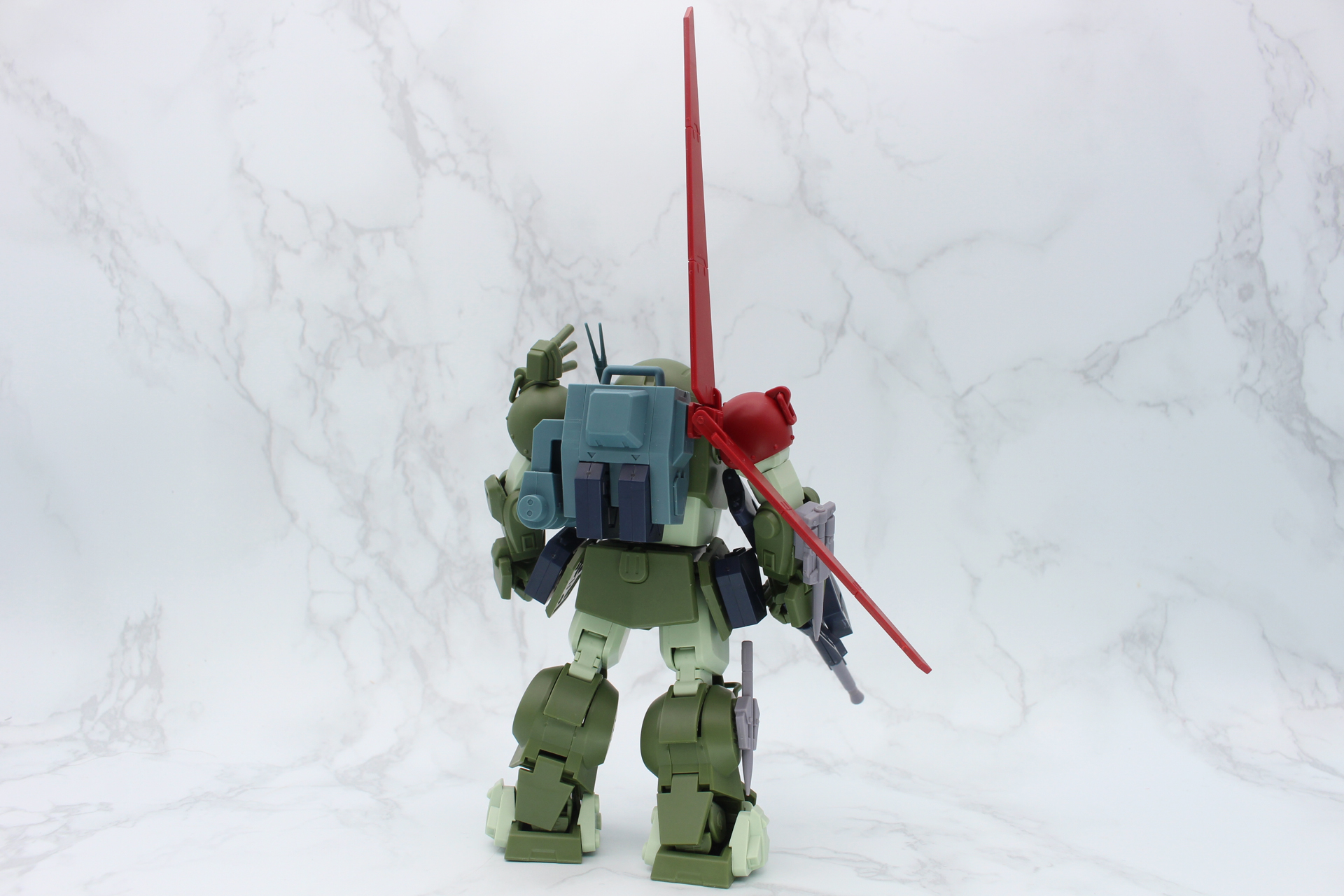 それぞれを組み付けてサンサ戦リーマン機が完成