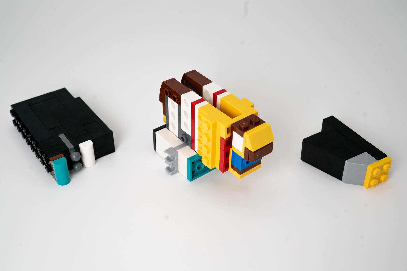 袋3ではいくつかのユニットを作る。なんだろう、この「レッツコンバイン！」とか叫んでしまいそうな形状は