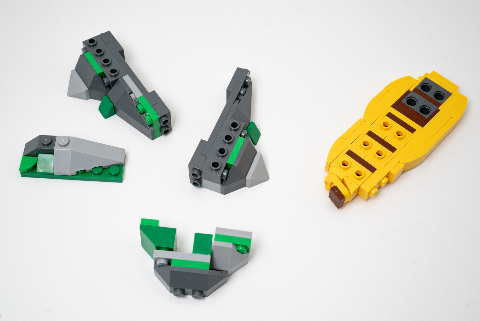 袋6までの完成ユニット。土台のほか腿部分も作る