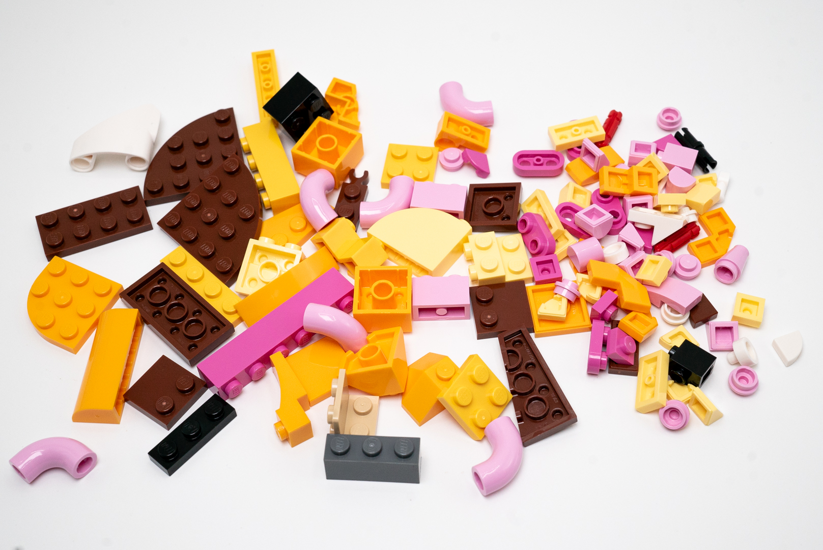 袋11の構成は、ピンクパーツが多い。そうアレになるのだ！