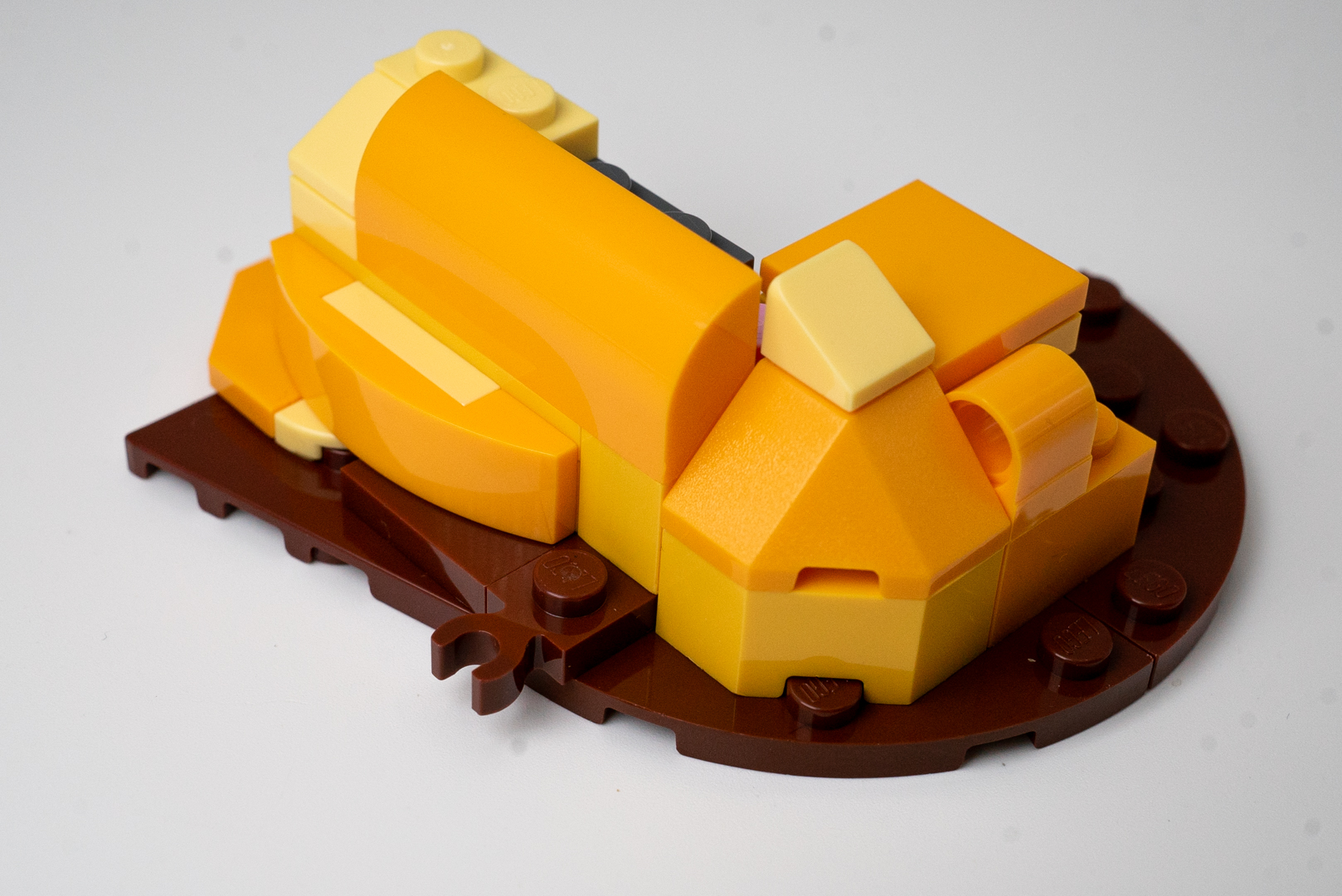 お尻部分は、骨でもなく果肉が熟れたようなイメージのユニット