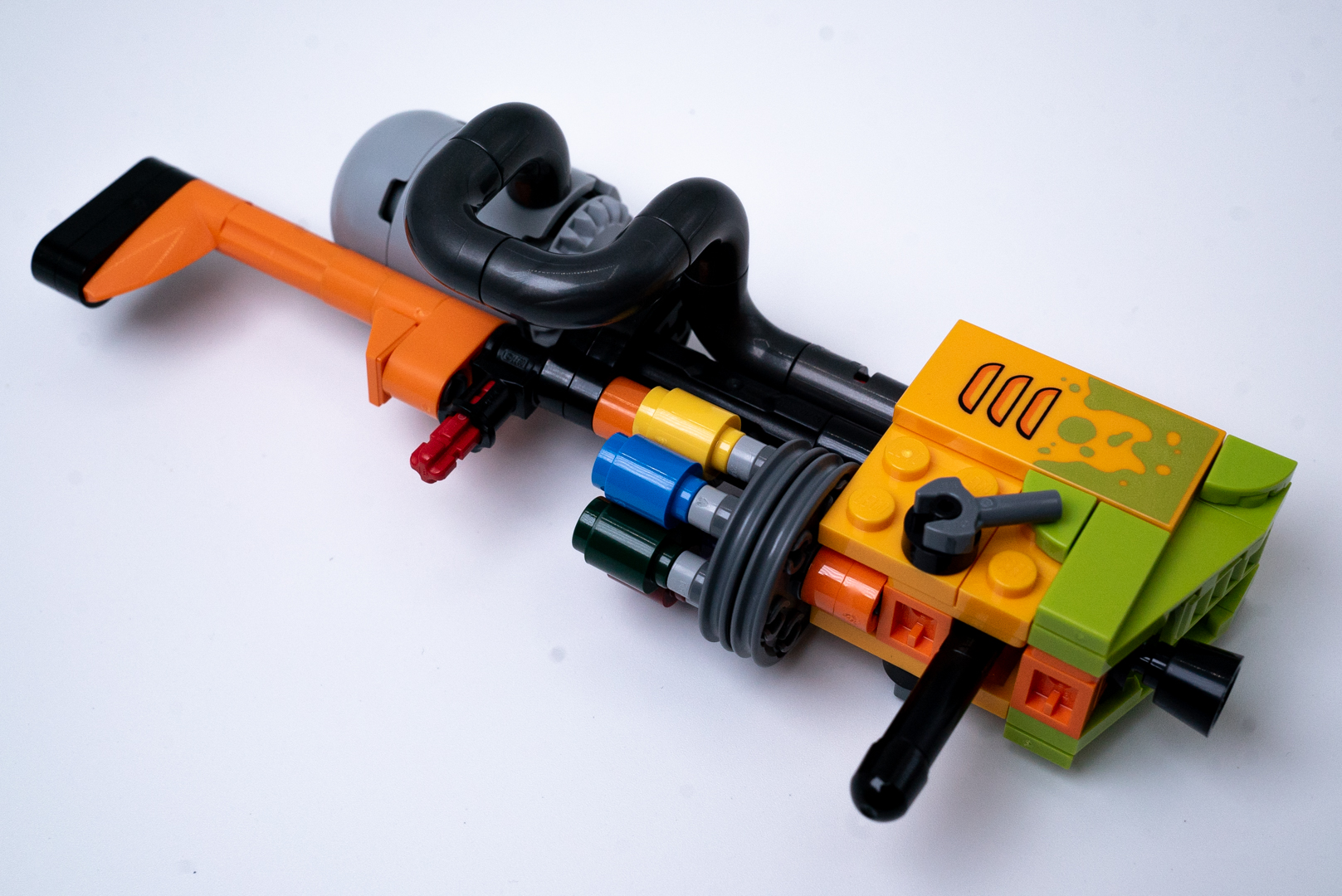 袋15で完成させたブラスター。パイプとかタンクとかのディテールがなかなか強そう。