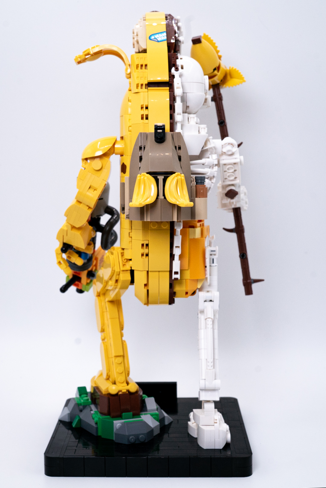 ピーリーボーンの背面。